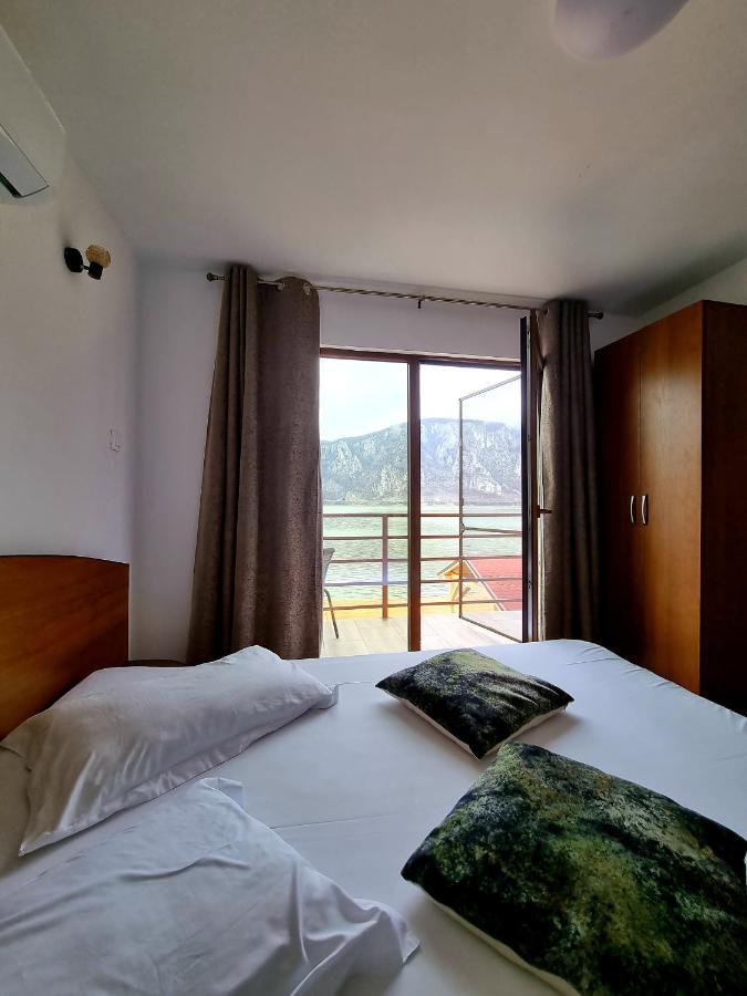 Hotel Escape à Dubova Extérieur photo